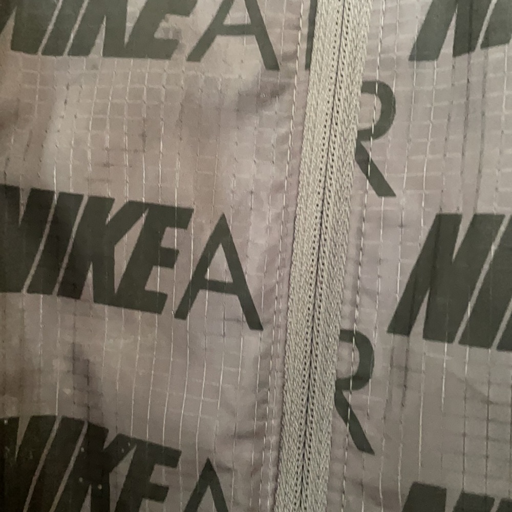 Nike shell jacket - Picture 3 of 6